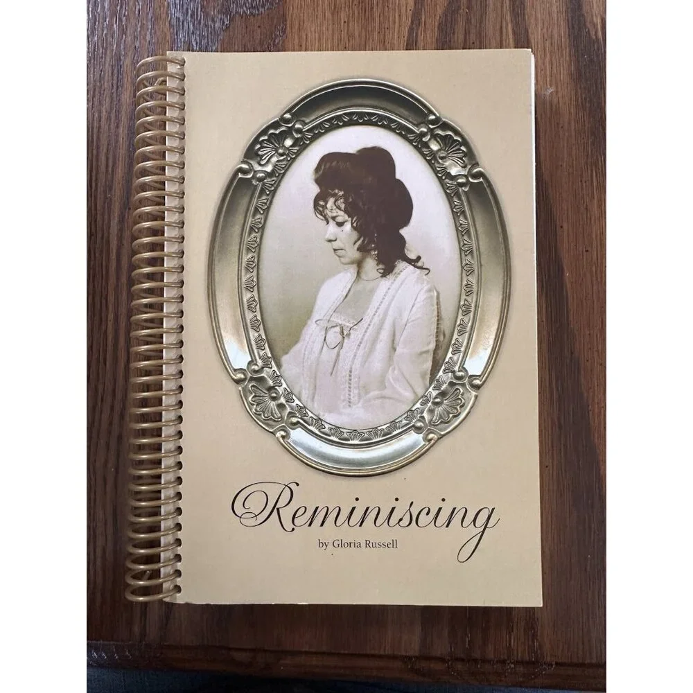 Reminiscing By‎ Gloria Russell Pawcatuck RI Native